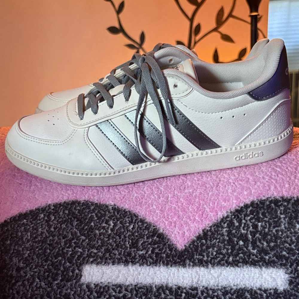 Adidas Cloudfoam White and Gray Sneakers